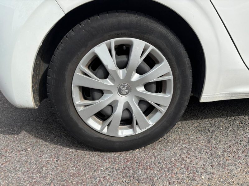 PEUGEOT 208 1.2 82cv URBAN SOUL