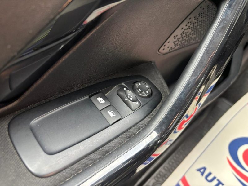 PEUGEOT 208 1.2 82cv URBAN SOUL