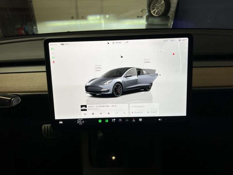 TESLA MODEL 3 2023