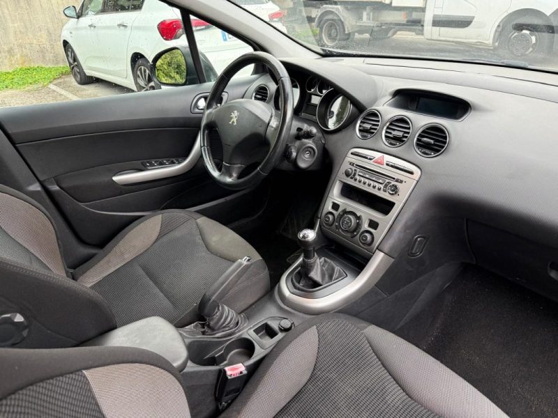 PEUGEOT 308 1.6 HDi PREMIUM 7 PLACES