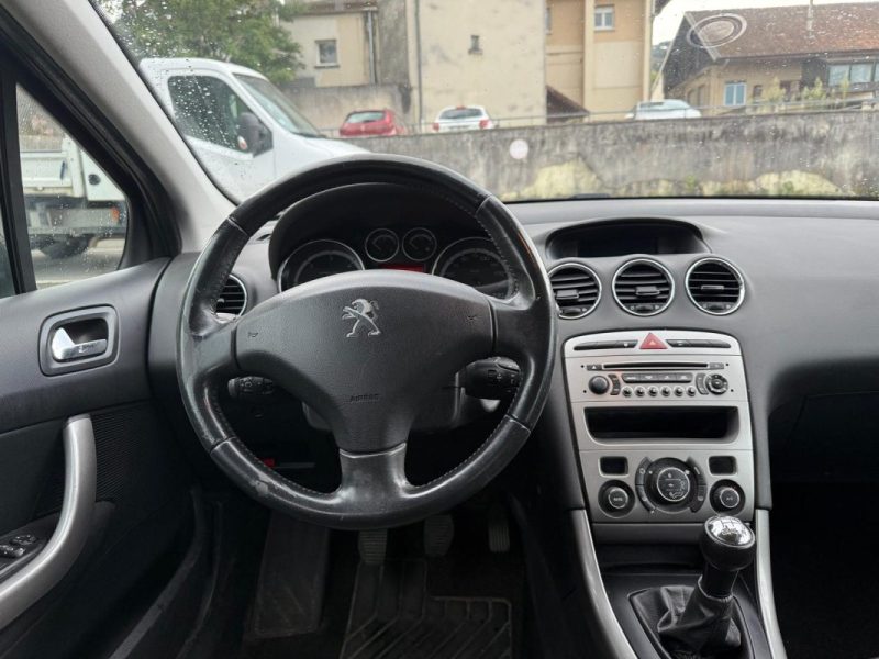 PEUGEOT 308 1.6 HDi PREMIUM 7 PLACES