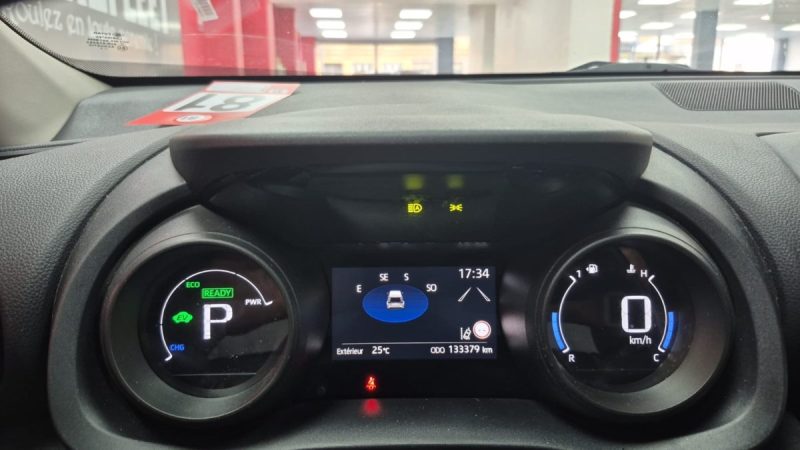 TOYOTA YARIS CROSS 2023