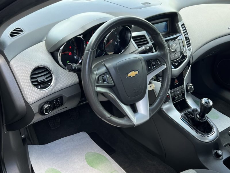 CHEVROLET CRUZE 2.0 VCDI 150 Cv PREMIERE MAIN / TOIT OUVRANT CRIT AIR 2 - GARANTIE 1 AN