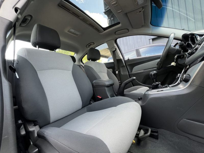 CHEVROLET CRUZE 2.0 VCDI 150 Cv PREMIERE MAIN / TOIT OUVRANT CRIT AIR 2 - GARANTIE 1 AN