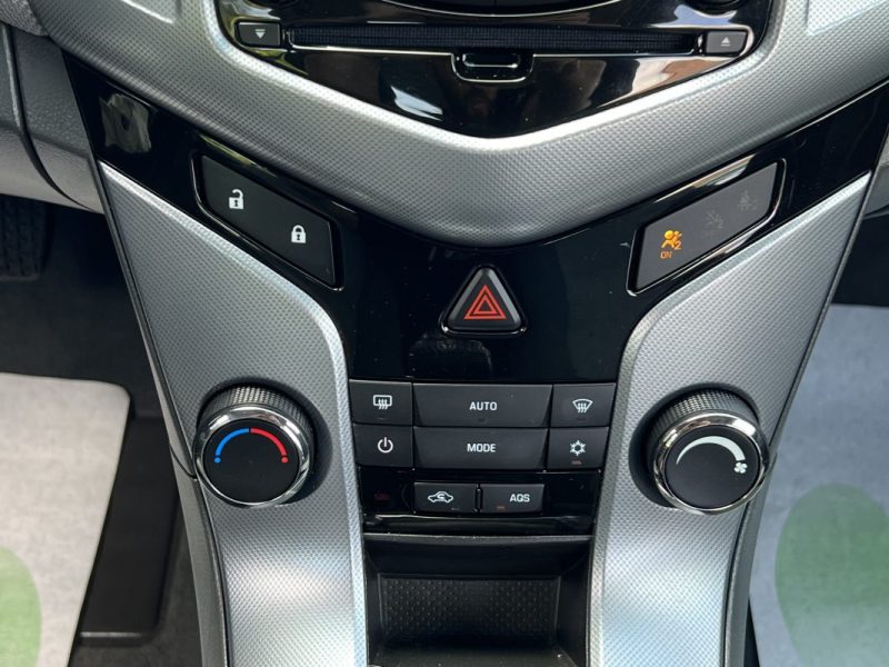 CHEVROLET CRUZE 2.0 VCDI 150 Cv PREMIERE MAIN / TOIT OUVRANT CRIT AIR 2 - GARANTIE 1 AN