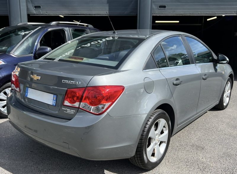 CHEVROLET CRUZE 2.0 VCDI 150 Cv PREMIERE MAIN / TOIT OUVRANT CRIT AIR 2 - GARANTIE 1 AN