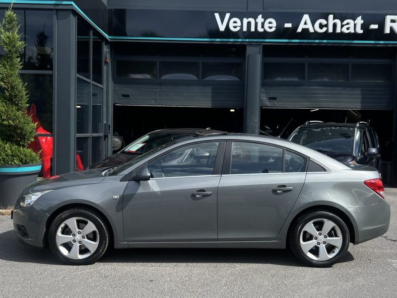 CHEVROLET CRUZE 2.0 VCDI 150 Cv PREMIERE MAIN / TOIT OUVRANT CRIT AIR 2 - GARANTIE 1 AN