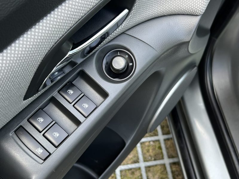 CHEVROLET CRUZE 2.0 VCDI 150 Cv PREMIERE MAIN / TOIT OUVRANT CRIT AIR 2 - GARANTIE 1 AN