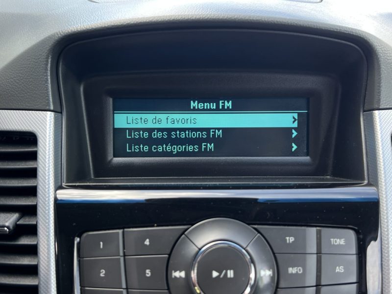 CHEVROLET CRUZE 2.0 VCDI 150 Cv PREMIERE MAIN / TOIT OUVRANT CRIT AIR 2 - GARANTIE 1 AN