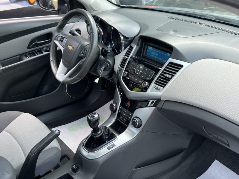 CHEVROLET CRUZE 2.0 VCDI 150 Cv PREMIERE MAIN / TOIT OUVRANT CRIT AIR 2 - GARANTIE 1 AN