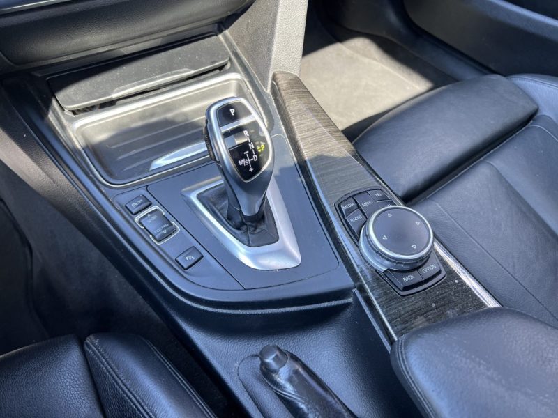 BMW. SERIE 4 420D / SUIVI BMW / INTÉRIEUR CUIR / SIÈGES ÉLECTRIQUES /  TOIT OUVRANT / GRAND ÉCRAN