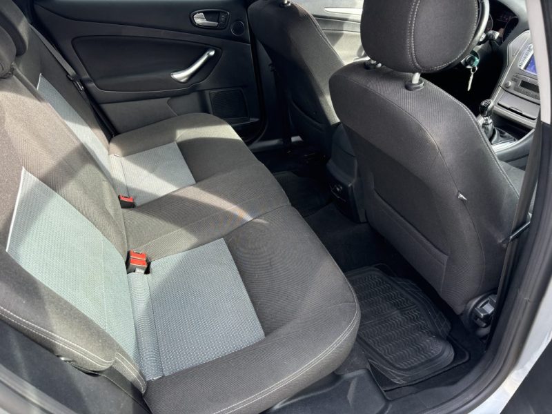 FORD MONDEO Hatchback 1.8 TDCi 125cv - DISTRIBUTION OK 