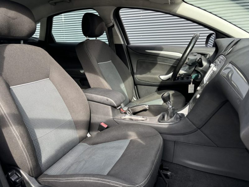 FORD MONDEO Hatchback 1.8 TDCi 125cv - DISTRIBUTION OK 