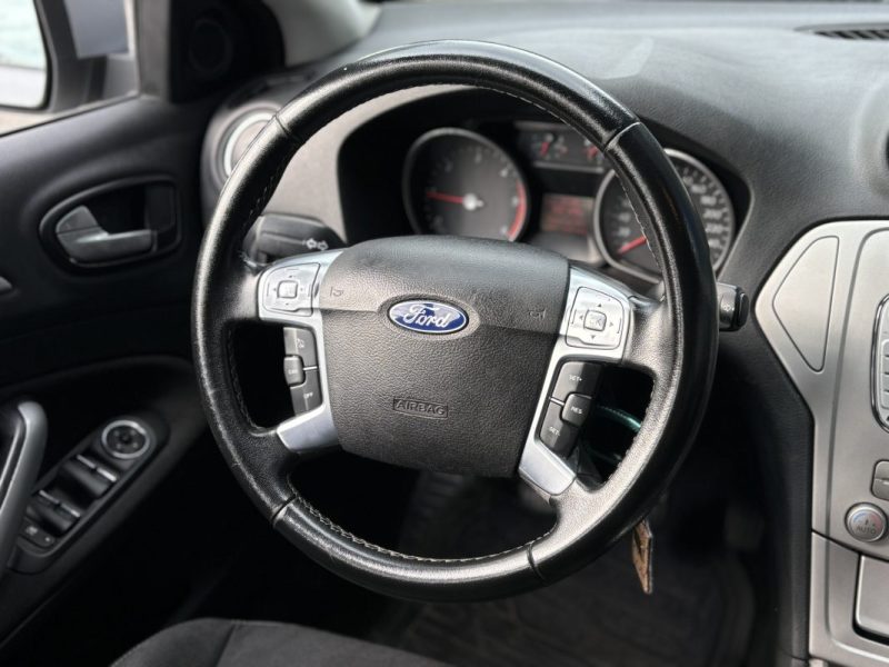 FORD MONDEO Hatchback 1.8 TDCi 125cv - DISTRIBUTION OK 