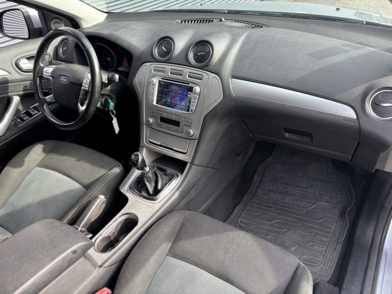 FORD MONDEO Hatchback 1.8 TDCi 125cv - DISTRIBUTION OK 