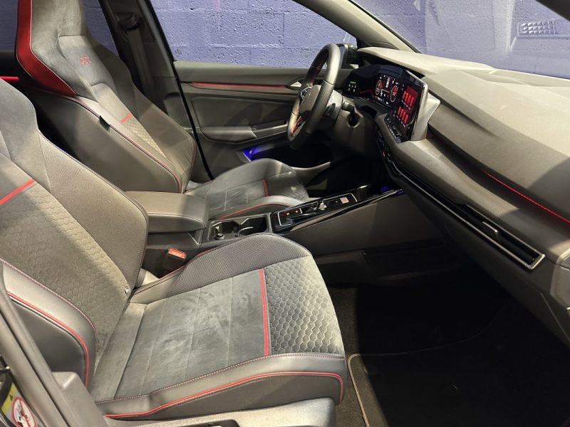 VOLKSWAGEN  GOLF  8 GTI Clubsport 2.0 TSI 300ch - Toit Ouvrant