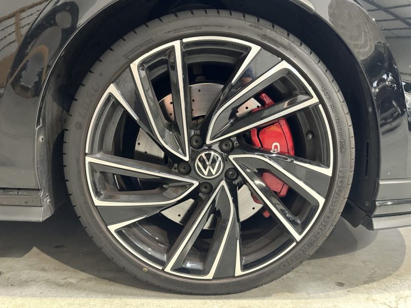 VOLKSWAGEN  GOLF  8 GTI Clubsport 2.0 TSI 300ch - Toit Ouvrant