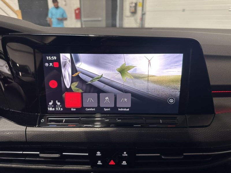 VOLKSWAGEN  GOLF  8 GTI Clubsport 2.0 TSI 300ch - Toit Ouvrant