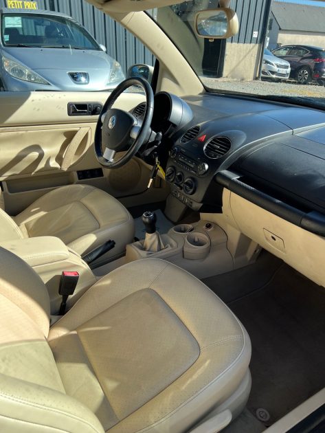 VOLKSWAGEN NEW BEETLE 2006