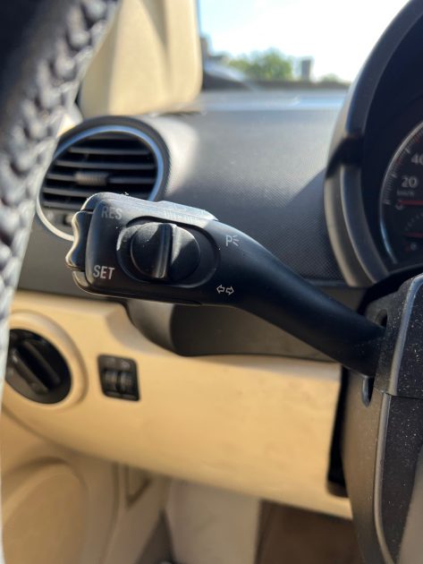 VOLKSWAGEN NEW BEETLE 2006