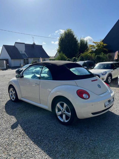 VOLKSWAGEN NEW BEETLE 2006