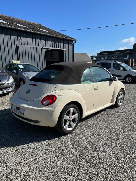 VOLKSWAGEN NEW BEETLE 2006