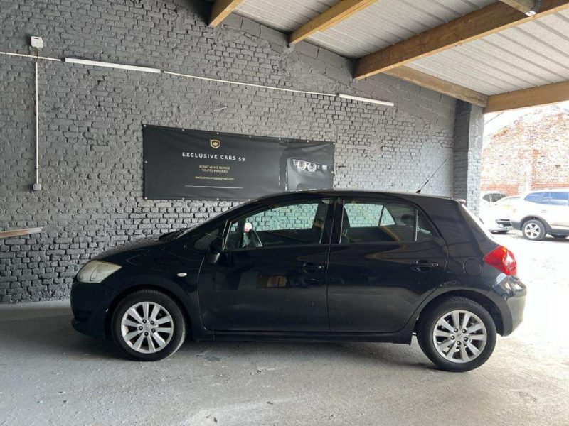 TOYOTA AURIS D4D DIESEL FAIBLE KILOMETRAGE 