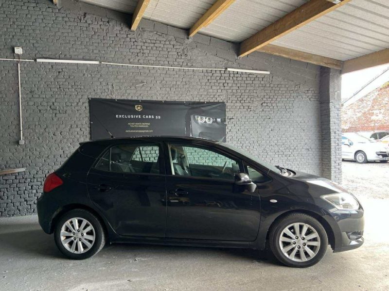 TOYOTA AURIS D4D DIESEL FAIBLE KILOMETRAGE 
