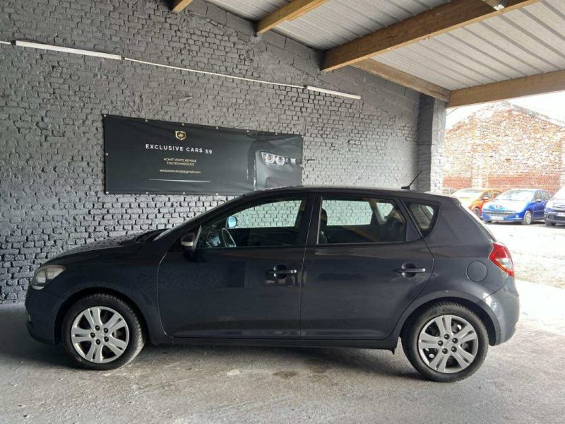KIA  CEED 2010