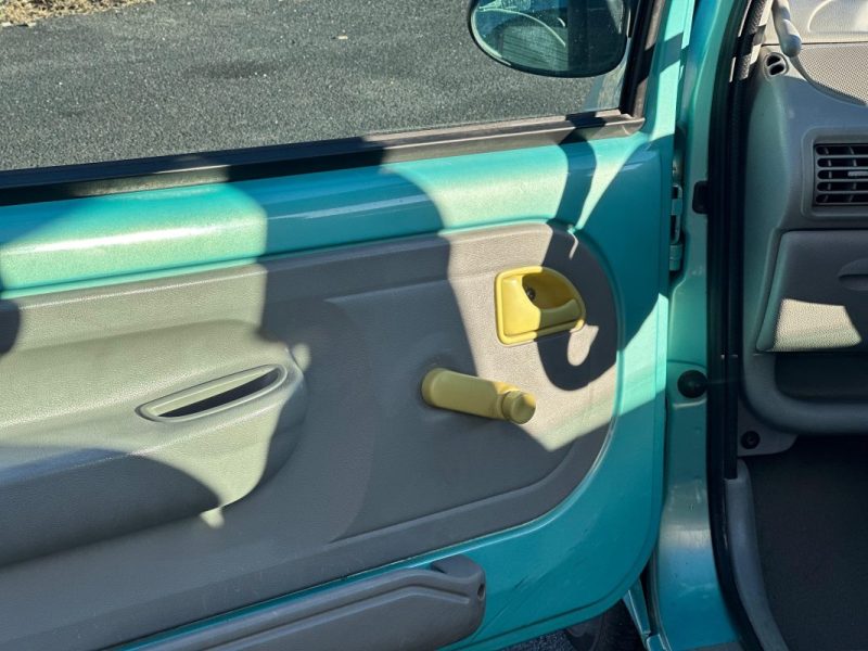 RENAULT TWINGO / ESSENCE / BOITE MANUELLE / 3 PORTES 