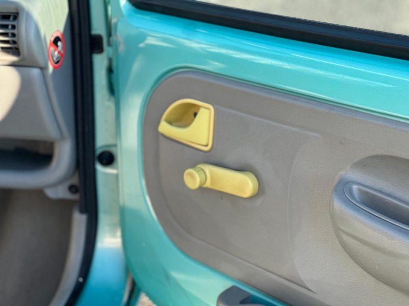 RENAULT TWINGO / ESSENCE / BOITE MANUELLE / 3 PORTES 