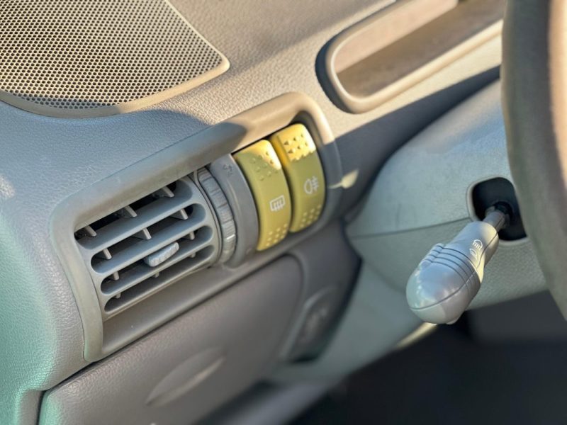 RENAULT TWINGO / ESSENCE / BOITE MANUELLE / 3 PORTES 