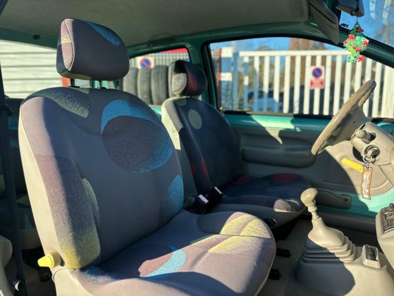 RENAULT TWINGO / ESSENCE / BOITE MANUELLE / 3 PORTES 