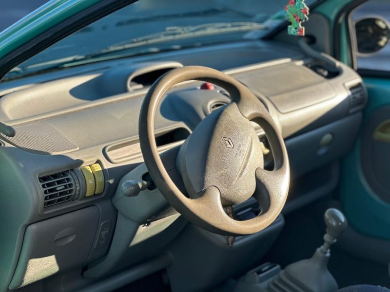 RENAULT TWINGO / ESSENCE / BOITE MANUELLE / 3 PORTES 