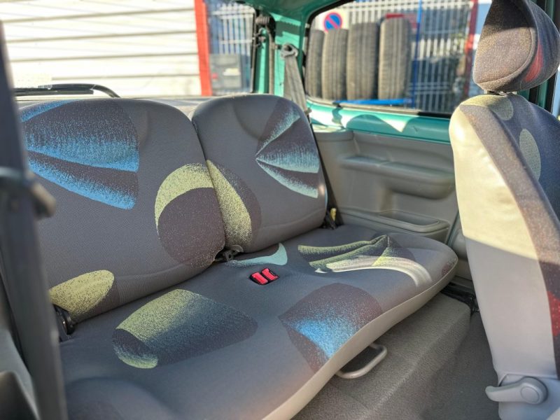 RENAULT TWINGO / ESSENCE / BOITE MANUELLE / 3 PORTES 