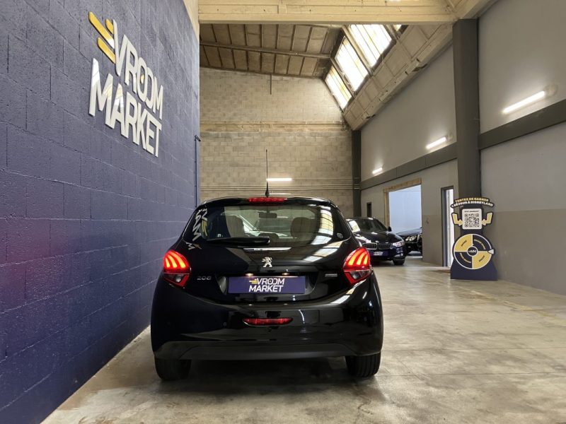 PEUGEOT 208 1.2 82ch Allure 90.000KM I TOIT PANO I CT OK