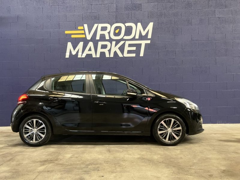 PEUGEOT 208 1.2 82ch Allure 90.000KM I TOIT PANO I CT OK