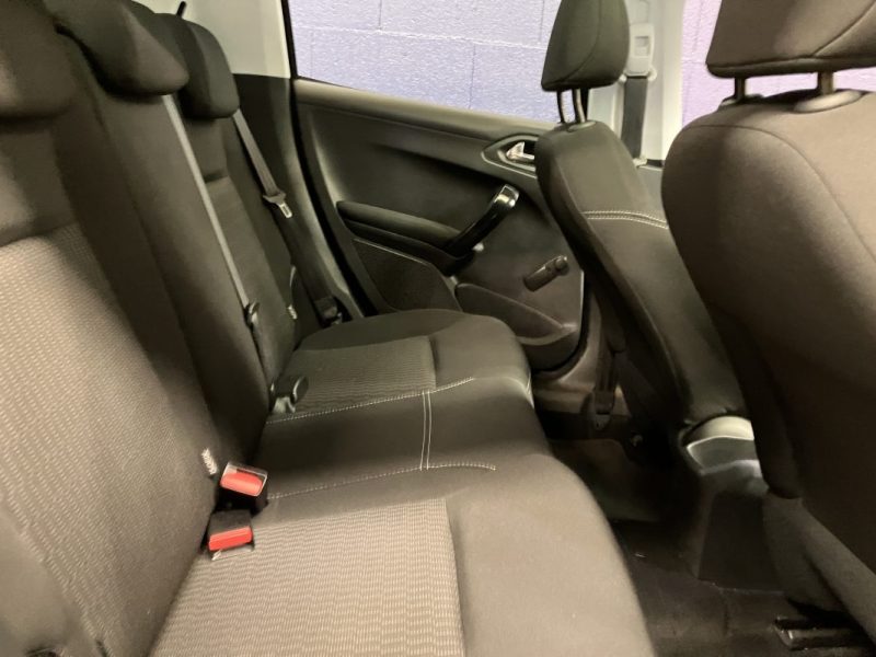 PEUGEOT 208 1.2 82ch Allure 90.000KM I TOIT PANO I CT OK