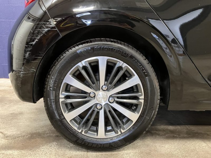 PEUGEOT 208 1.2 82ch Allure 90.000KM I TOIT PANO I CT OK