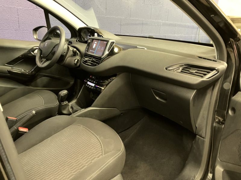 PEUGEOT 208 1.2 82ch Allure 90.000KM I TOIT PANO I CT OK