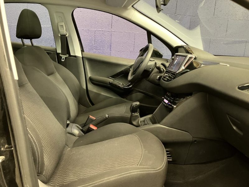 PEUGEOT 208 1.2 82ch Allure 90.000KM I TOIT PANO I CT OK