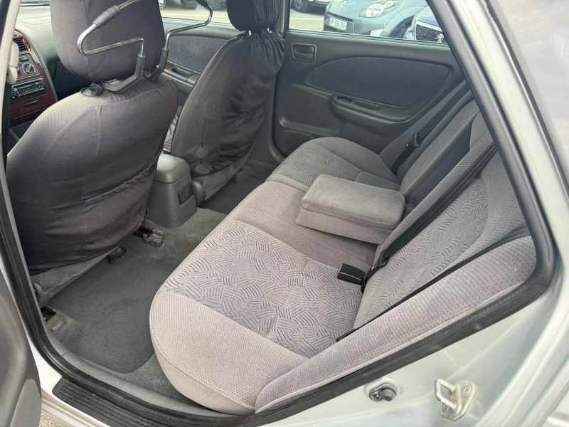TOYOTA AVENSIS 2000