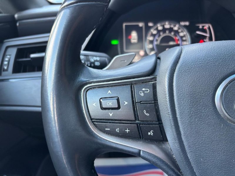 LEXUS ES 300H 2.5 VVT-i 16V 218 Hybrid E-CVT