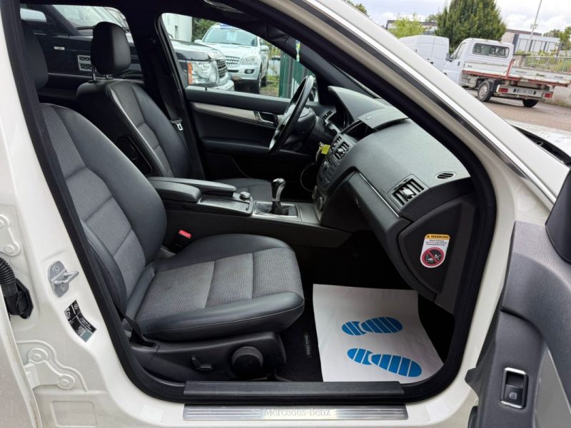 Mercedes-Benz C180 KOMPRESSOR 1.6l AVANTGARDE 156CV 2010