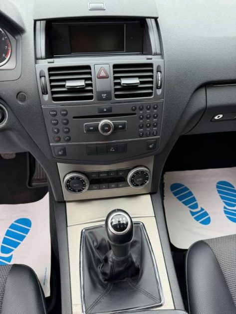 Mercedes-Benz C180 KOMPRESSOR 1.6l AVANTGARDE 156CV 2010