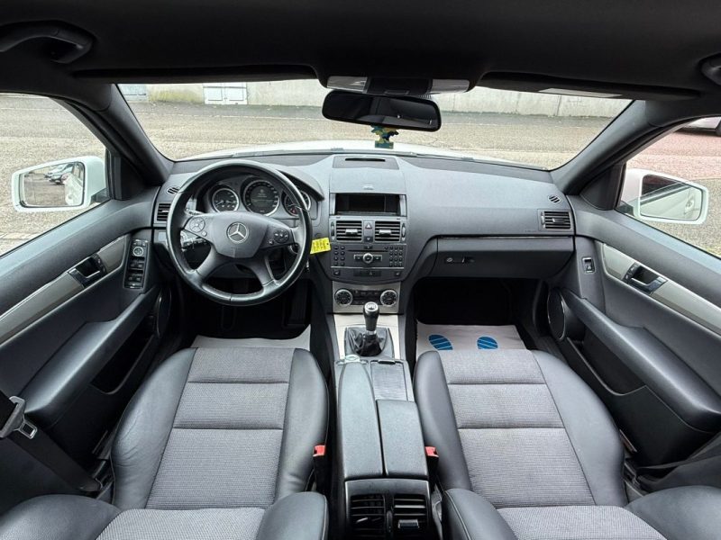 Mercedes-Benz C180 KOMPRESSOR 1.6l AVANTGARDE 156CV 2010