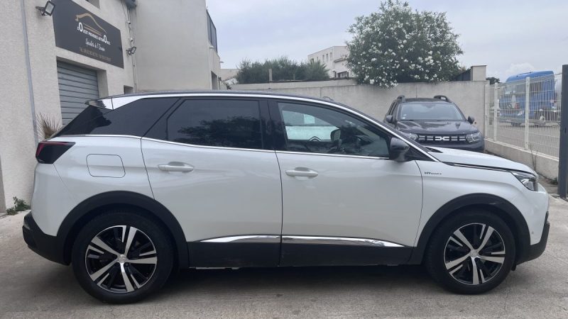 PEUGEOT 3008 2021