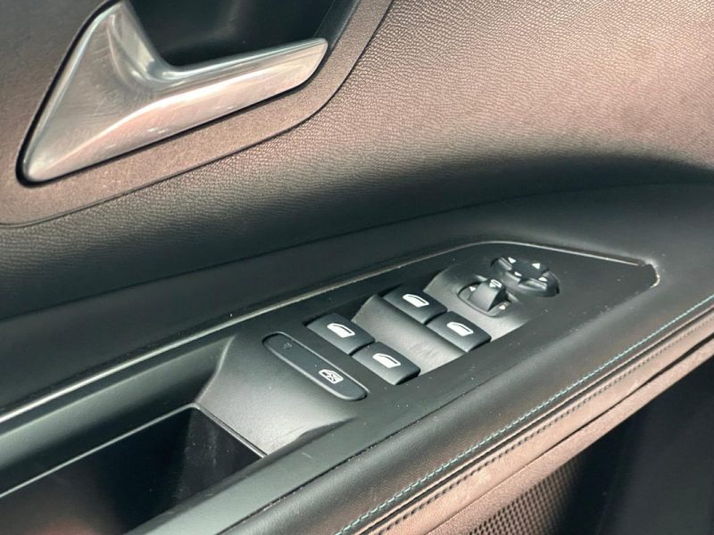 PEUGEOT 3008 1.6 THP 165cv  CROSSWAY - SUIVI D'ENTRETIEN COMPLET