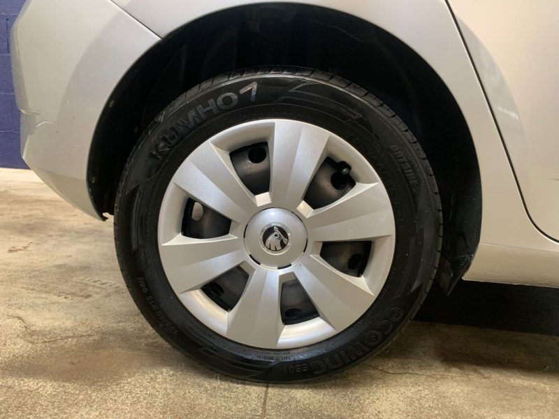 SKODA FABIA 1.0 60ch Active Greentec-Suivie complet-2 ème Main- 69 900km