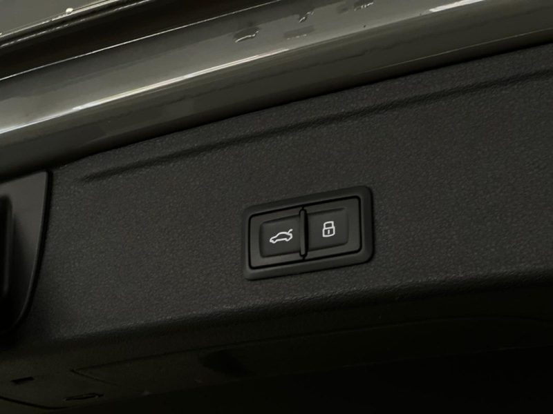 AUDI A4 AVANT 2.0 TFSI 252CH S-LINE QUATTRO S-TRONIC